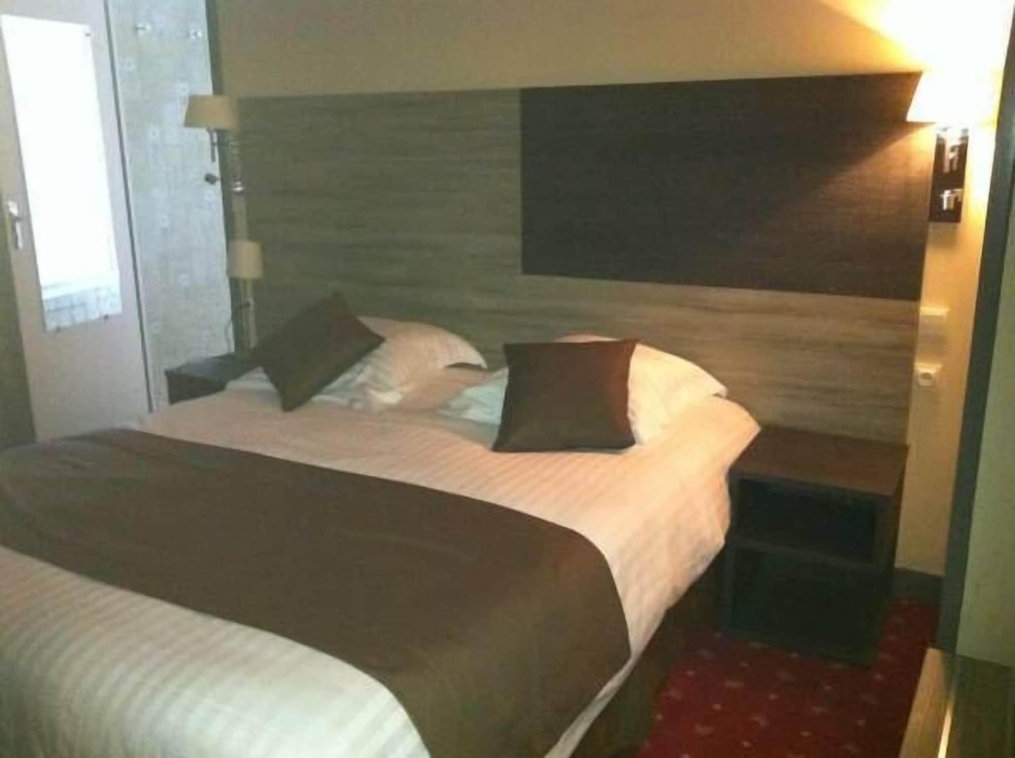Compiègne Logis - Hotel Du Nord Et Restaurant La Table D'Elisa מראה חיצוני תמונה