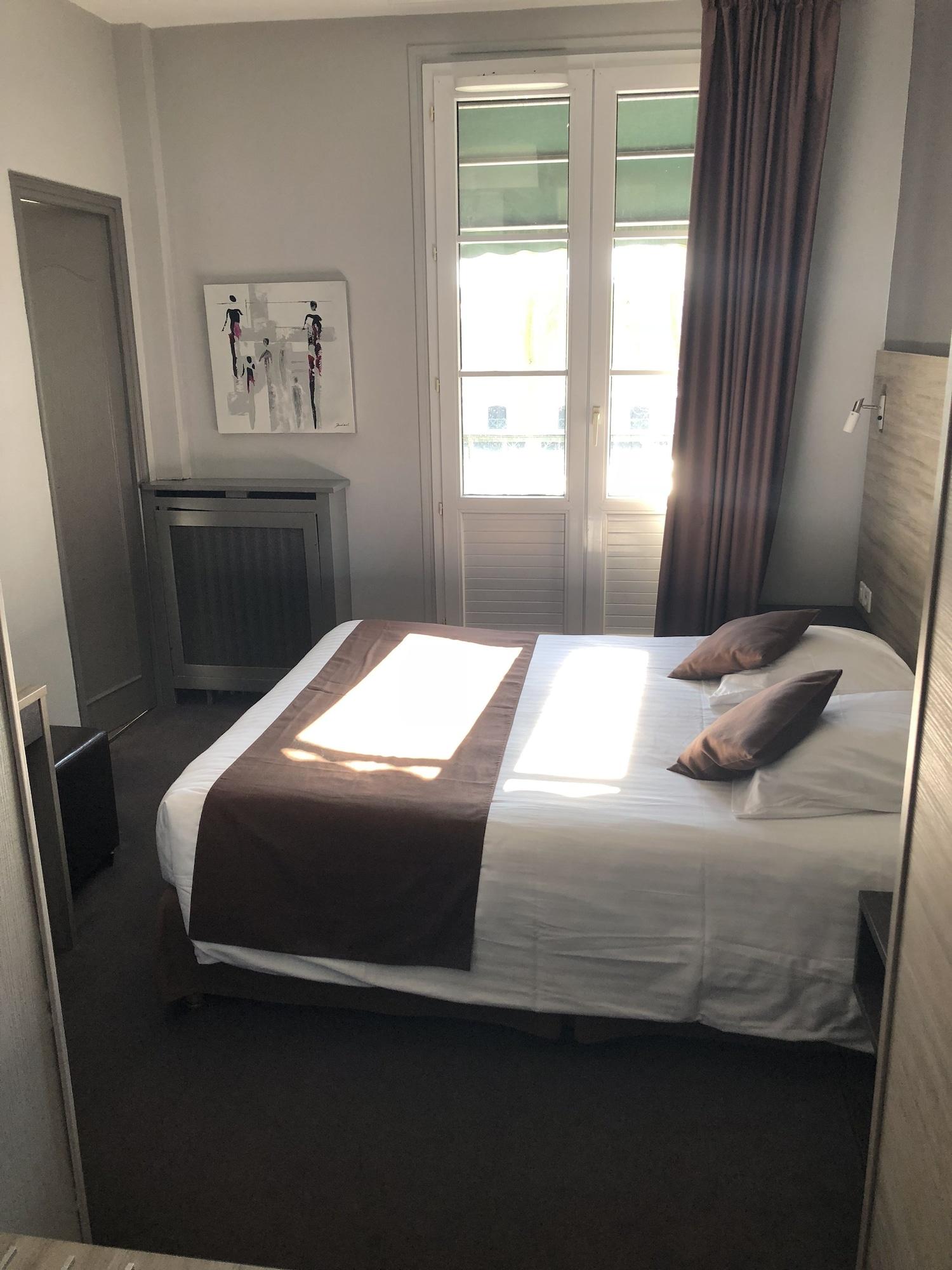 Compiègne Logis - Hotel Du Nord Et Restaurant La Table D'Elisa מראה חיצוני תמונה