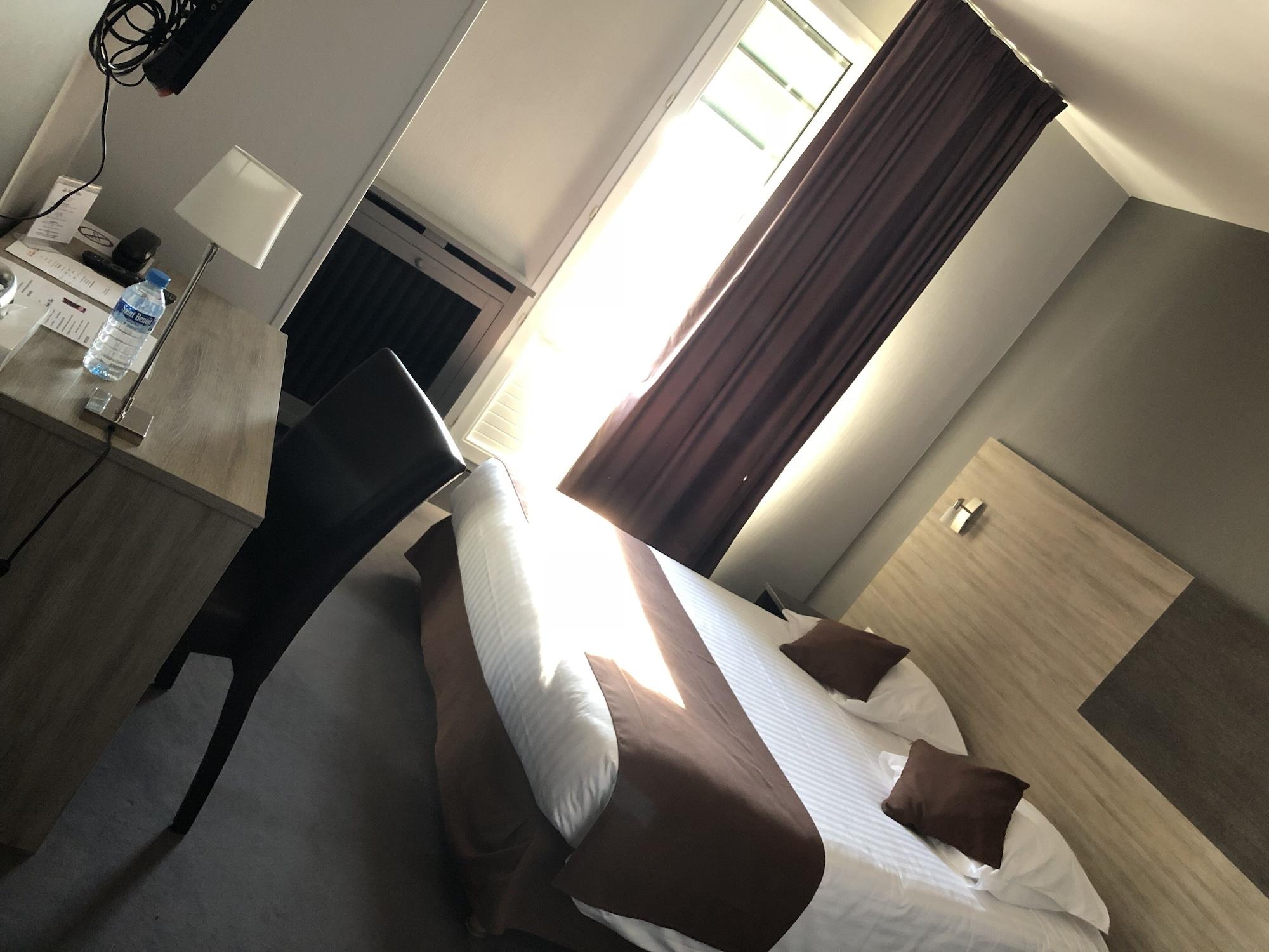 Compiègne Logis - Hotel Du Nord Et Restaurant La Table D'Elisa מראה חיצוני תמונה